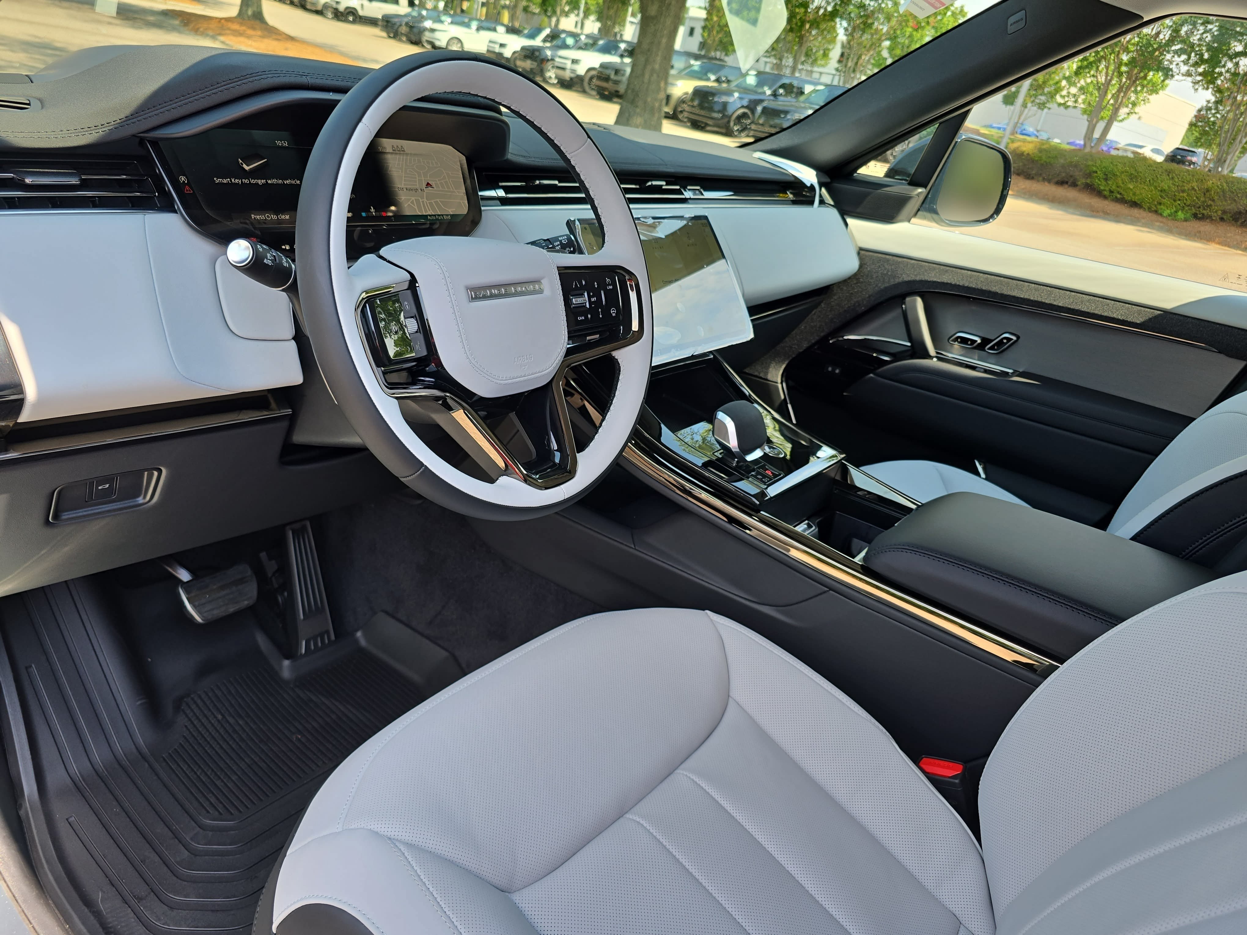 New 2026 Land Rover Range Rover Sport Dynamic SE AWD/4WD image 16