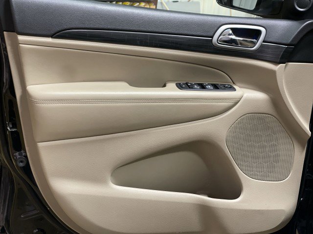 Used 2022 Jeep Grand Cherokee Laredo E image 13