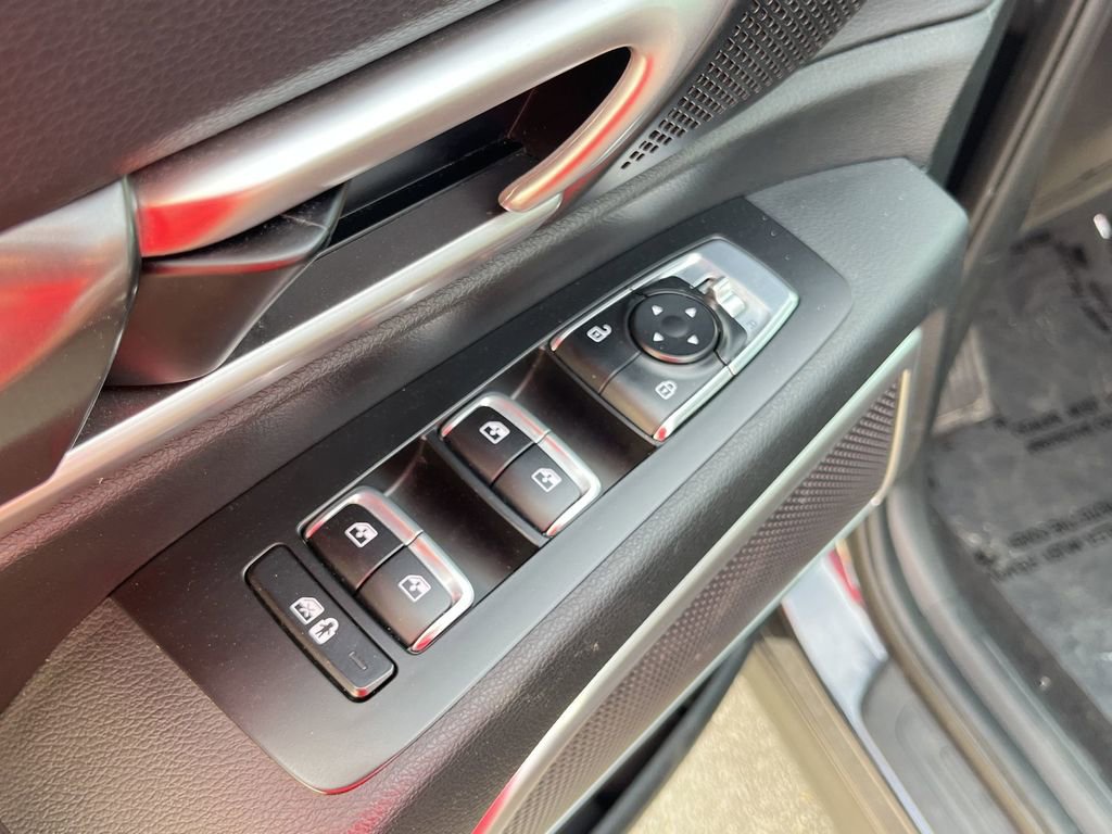 Used 2025 Kia Telluride S image 11
