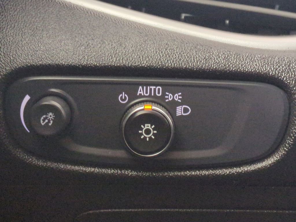 Used 2025 Chevrolet Malibu LT image 26