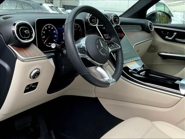 Used 2026 Mercedes-Benz GLC 300 4MATIC image 19