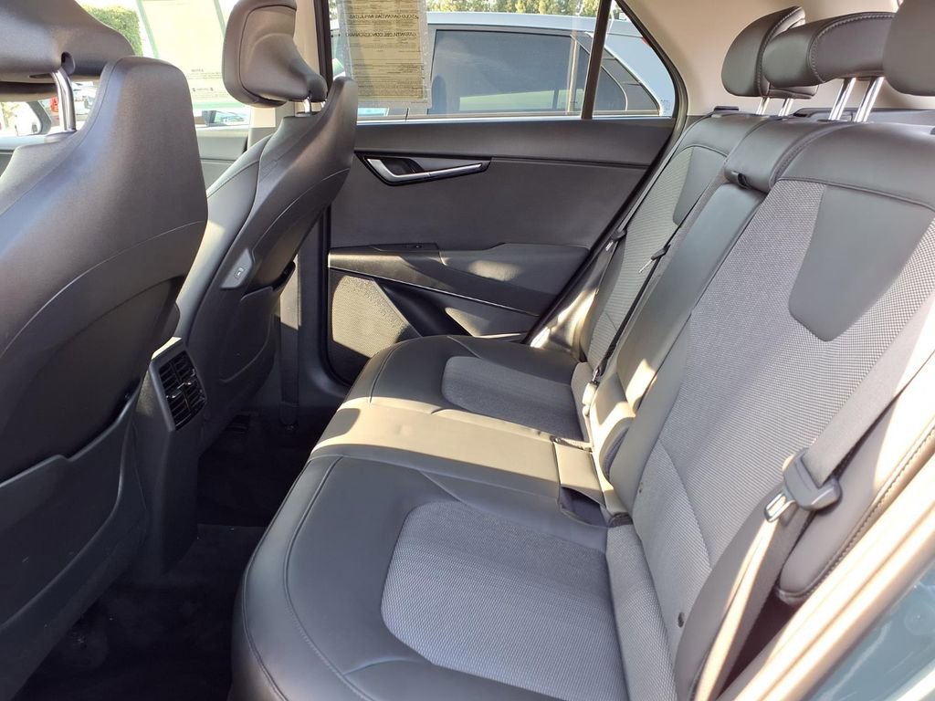 Certified 2023 Kia Niro EX FWD image 10