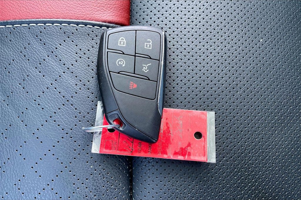 Used 2024 Chevrolet Traverse RS image 11