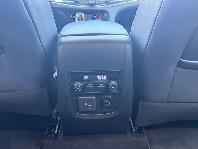 Used 2018 Buick Enclave Essence FWD image 8