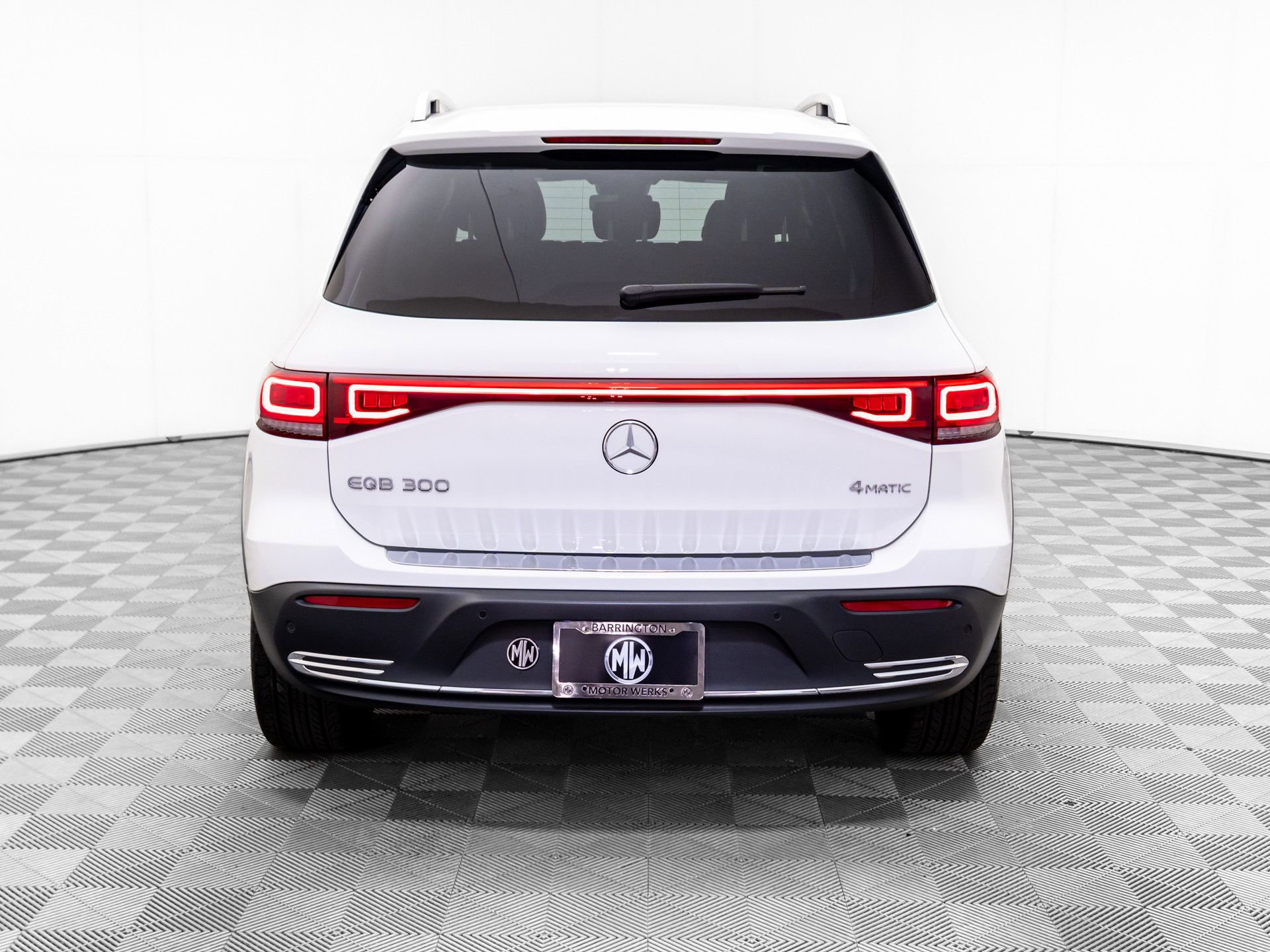 Certified 2023 Mercedes-Benz EQB 300 4MATIC image 4