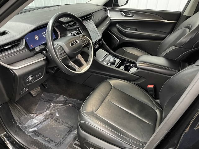 Used 2021 Jeep Grand Cherokee L Limited AWD/4WD image 16