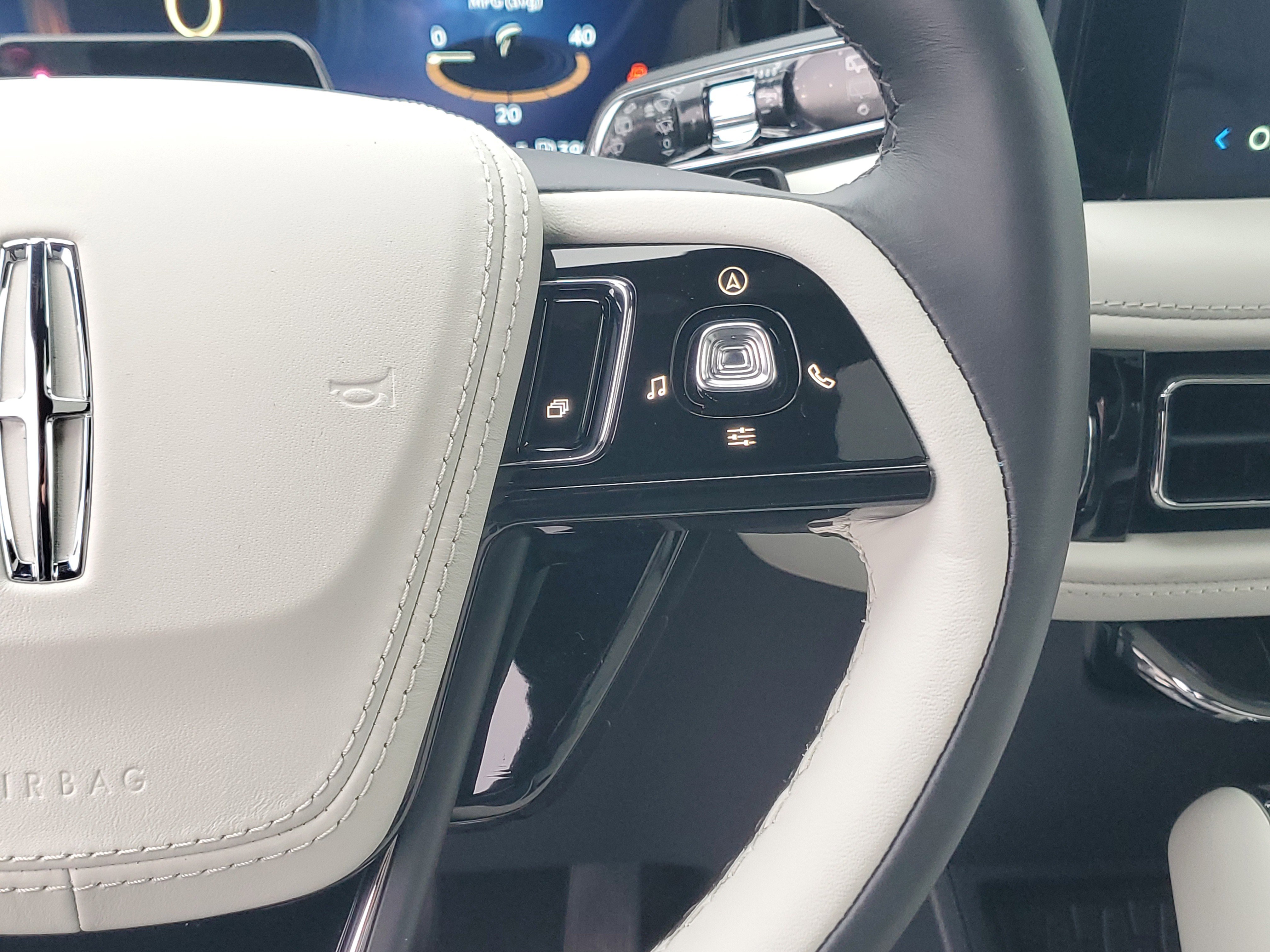 New 2026 Lincoln Aviator Black Label w/ Dynamic Handling Package image 18