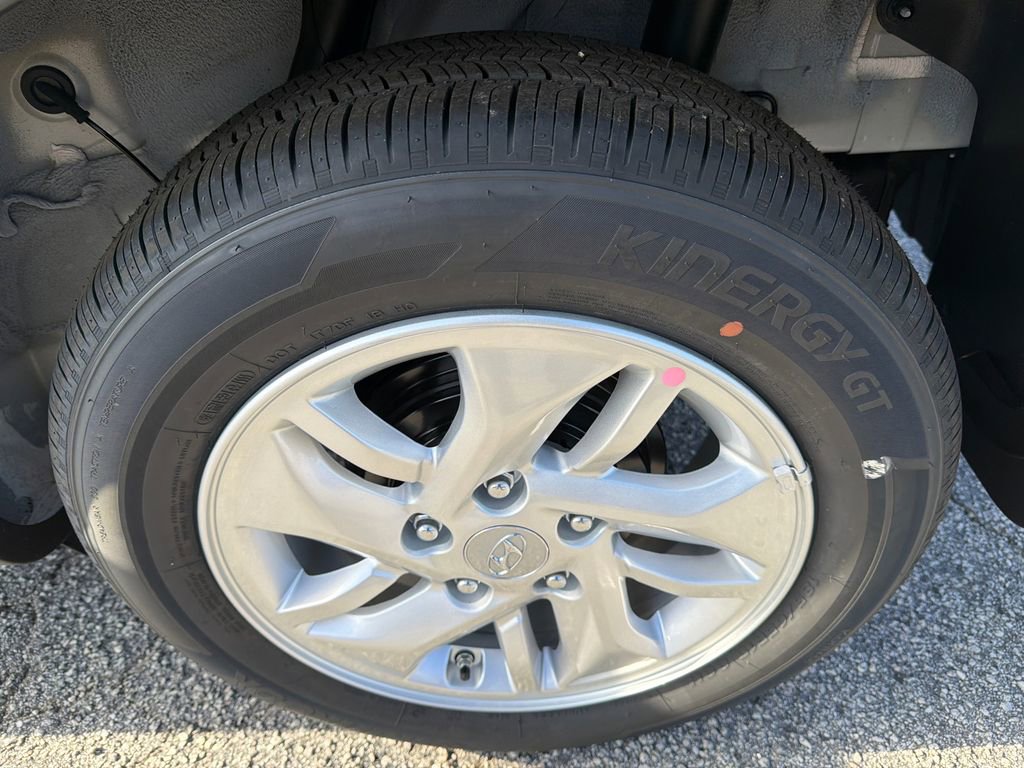 New 2026 Hyundai Venue SE image 19