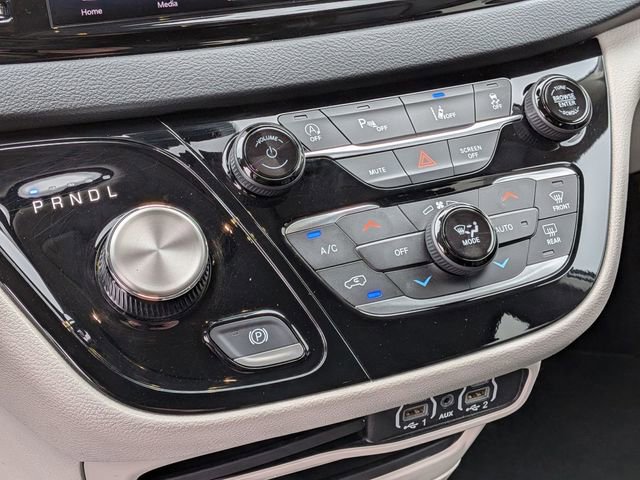 Certified 2023 Chrysler Pacifica Touring-L FWD image 21