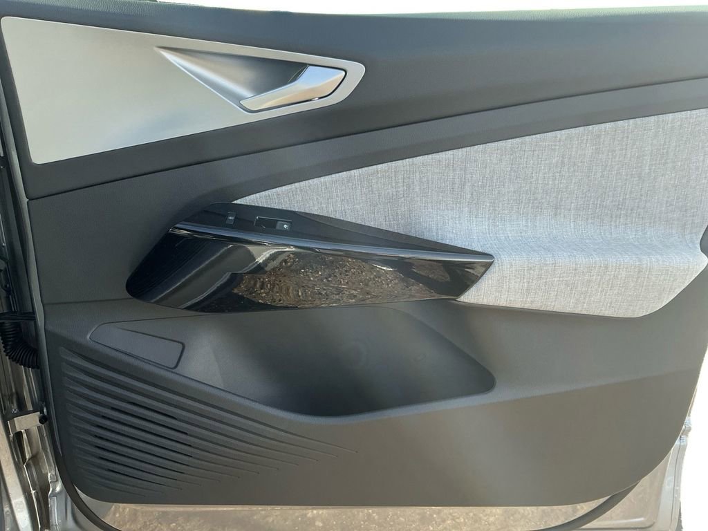New 2026 Volkswagen ID.4 Pro image 16