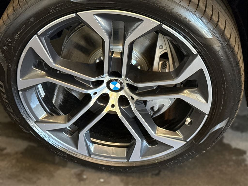 New 2026 BMW X5 xDrive50e w/ Executive Package image 15