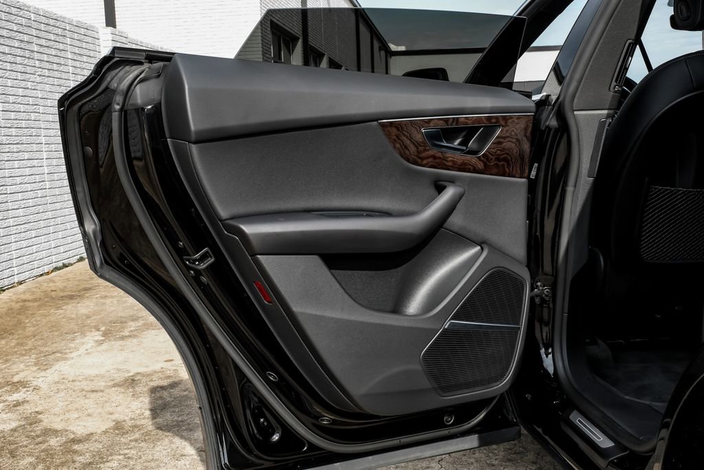 Used 2022 Audi Q8 Premium Plus image 43
