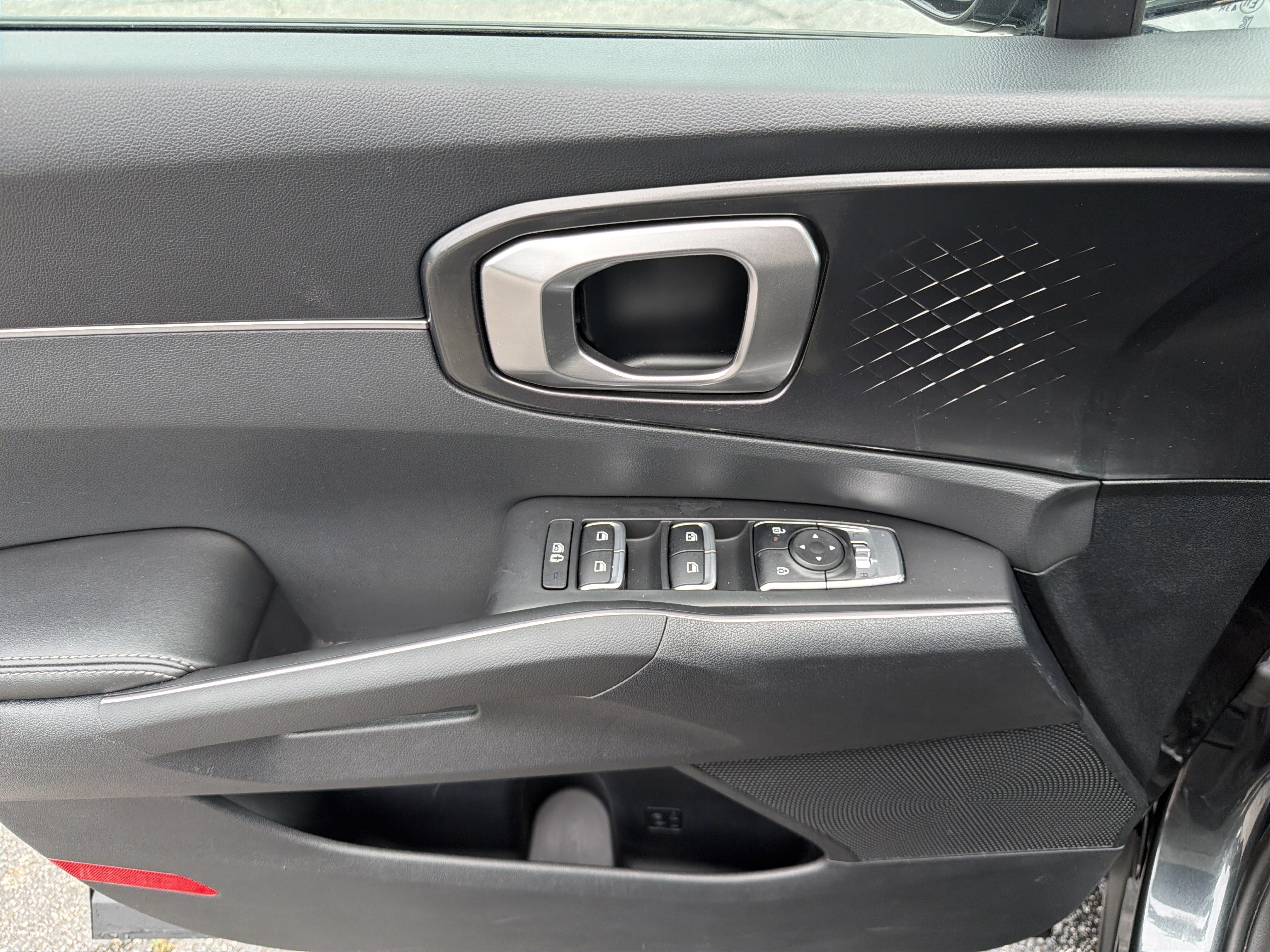Used 2024 Kia Sorento S w/ Panoramic Sunroof Package FWD image 11