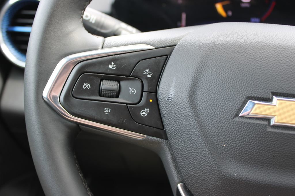 Used 2025 Chevrolet Trax LT w/ LT Convenience Package image 32