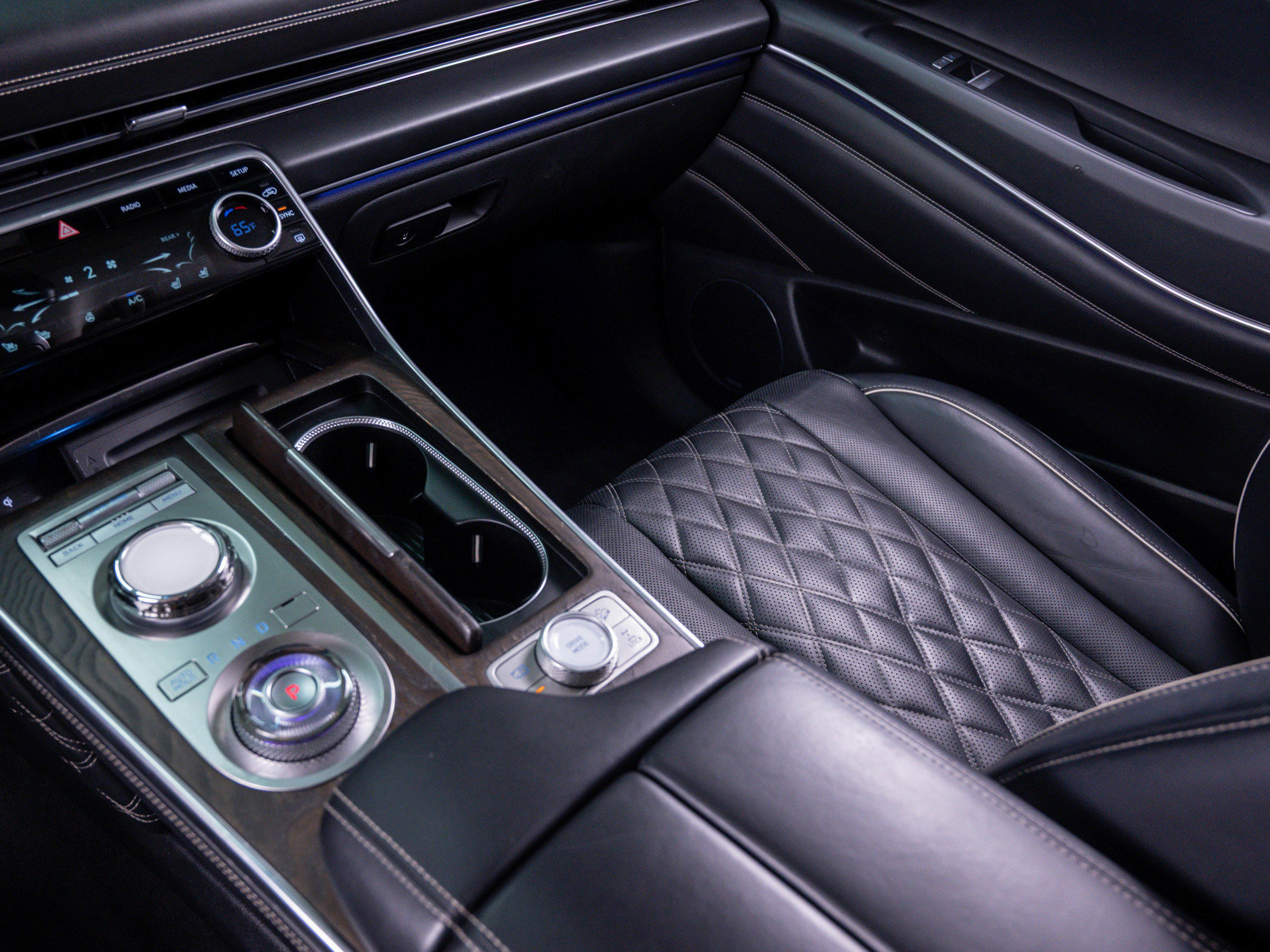 Used 2023 Genesis GV80 3.5T Prestige w/ Prestige Package image 28