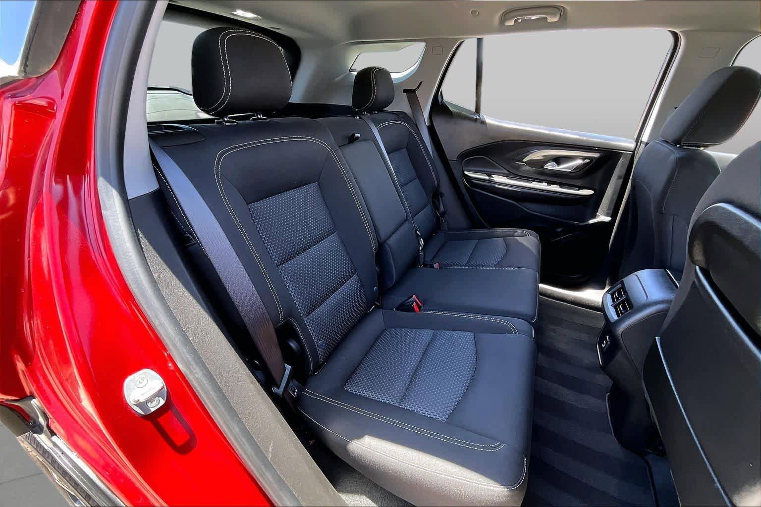 Used 2022 GMC Terrain SLE w/ Driver Convenience Package FWD image 18