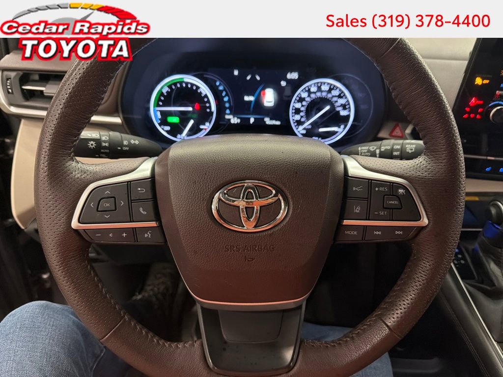 Certified 2021 Toyota Sienna Platinum image 16