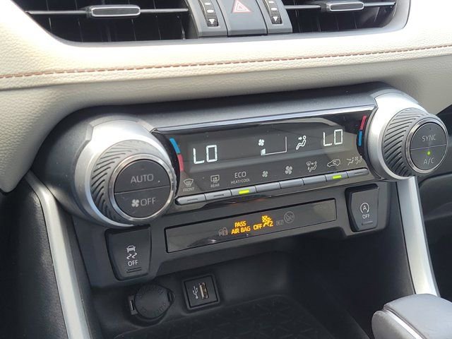 Used 2023 Toyota RAV4 XLE Premium image 23
