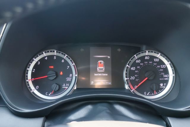 Used 2021 Toyota Highlander LE FWD image 16