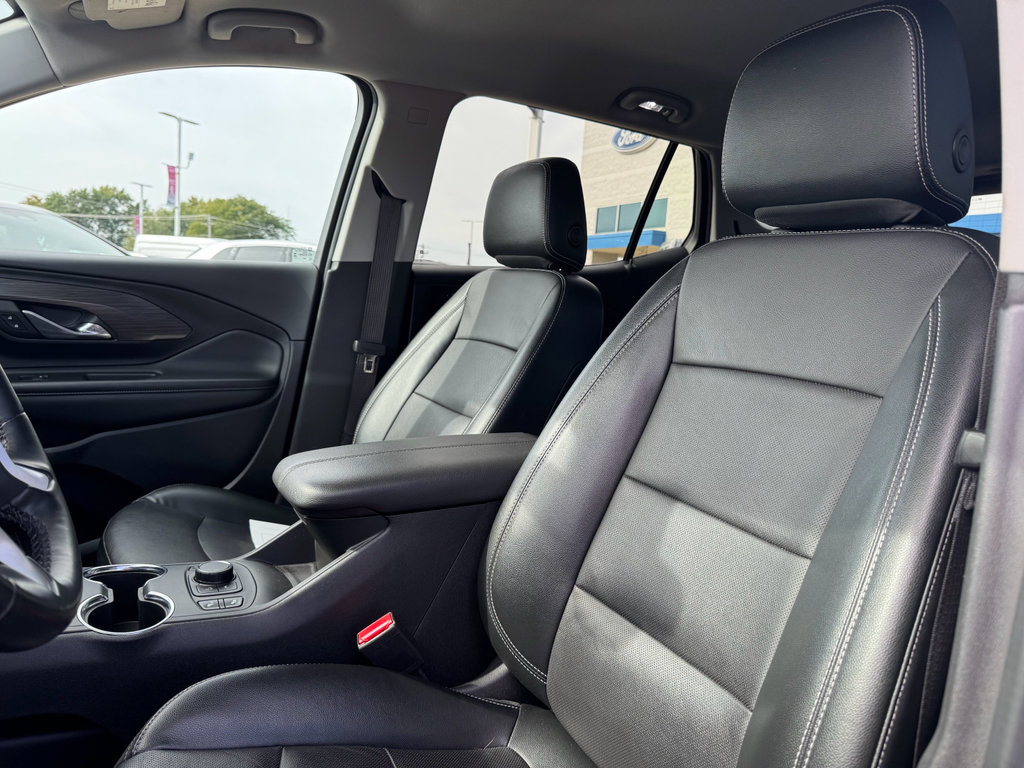 Used 2023 GMC Terrain SLT image 27