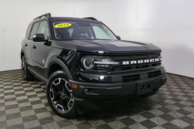 Used 2024 Ford Bronco Sport Outer Banks w/ Tech Package AWD/4WD image 3