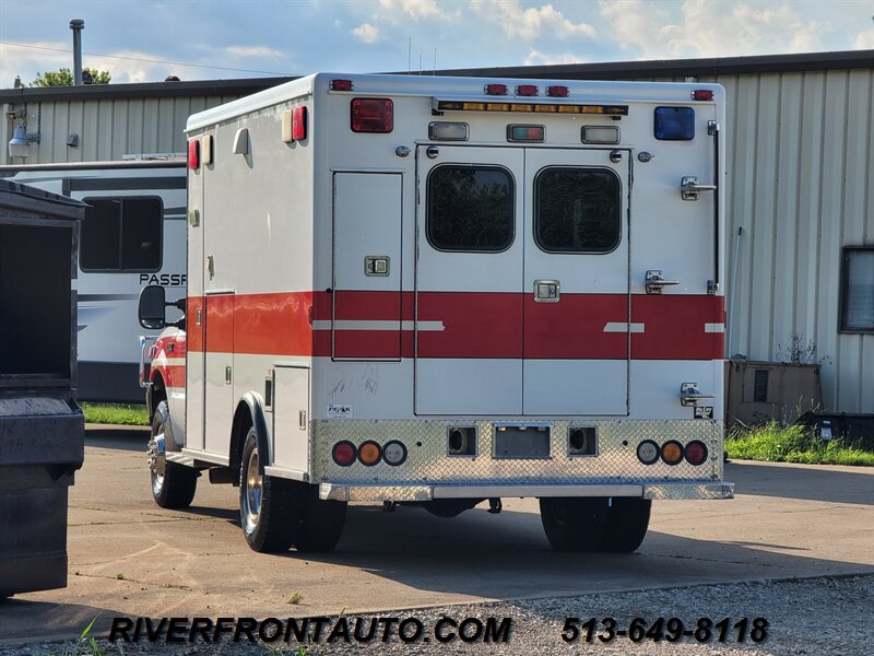 Used 2001 Ford F350 4x4 Regular Cab DRW Super Duty image 2