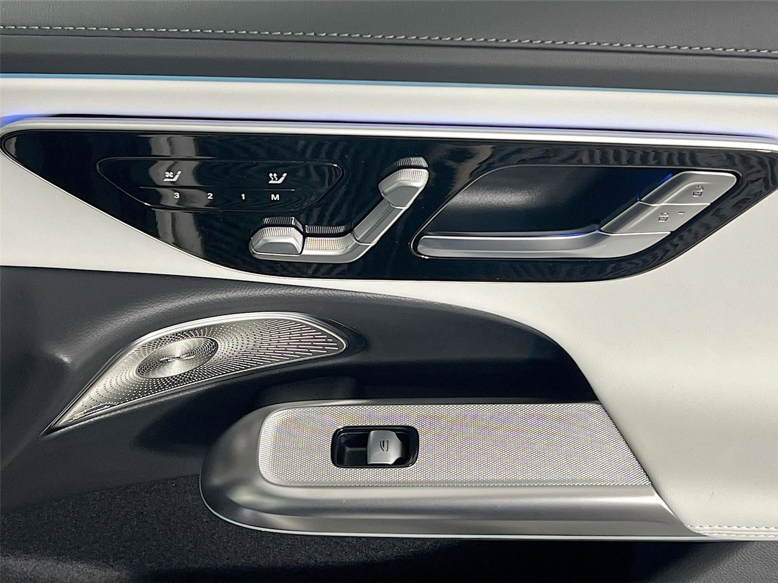 New 2026 Mercedes-Benz E 53 AMG e 4MATIC Sedan image 32
