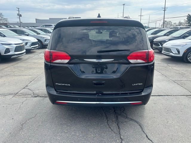 Used 2018 Chrysler Pacifica Limited w/ Tire & Wheel Group image 6