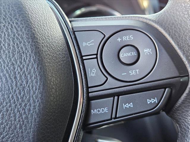 Used 2020 Toyota Camry LE image 14