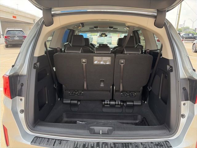 Used 2025 Honda Odyssey Touring image 9