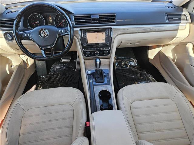Used 2018 Volkswagen Passat 2.0T SEL Premium FWD image 18