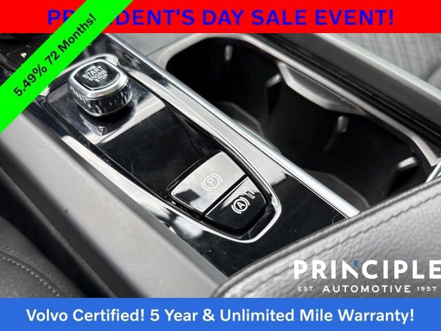 Certified 2022 Volvo XC60 B5 Momentum image 19