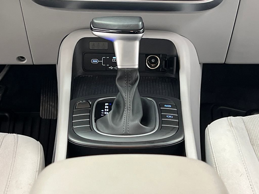 Used 2025 Hyundai Kona SEL image 36