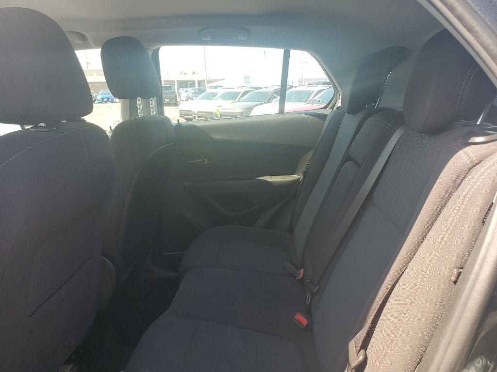 Used 2020 Chevrolet Trax LS FWD image 30