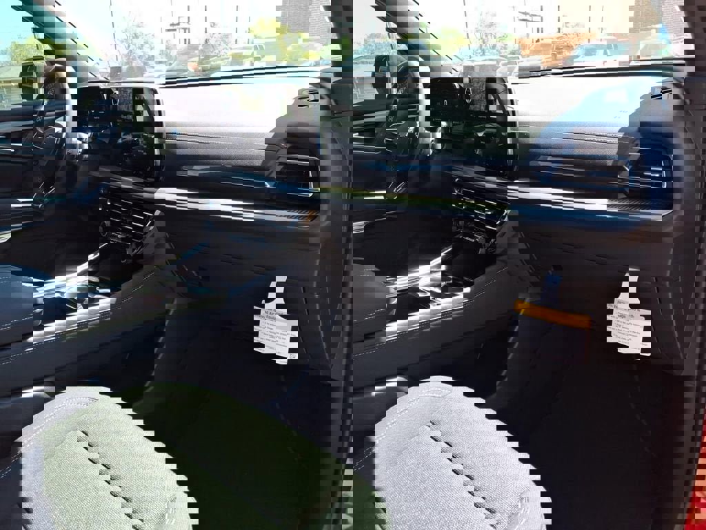 New 2026 Chevrolet Traverse LT image 12