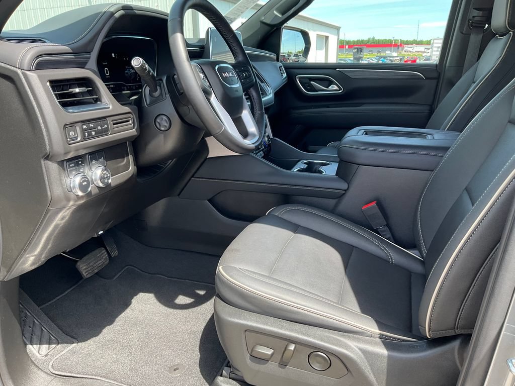 Used 2022 GMC Yukon SLT w/ SLT Premium Package AWD/4WD image 2