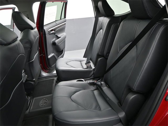 New 2026 Toyota Highlander Platinum image 13
