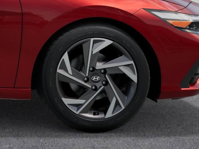 Used 2025 Hyundai Elantra SEL image 10