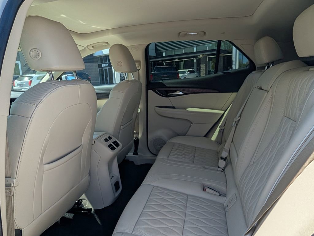 Used 2023 Buick Envision Avenir AWD/4WD image 27