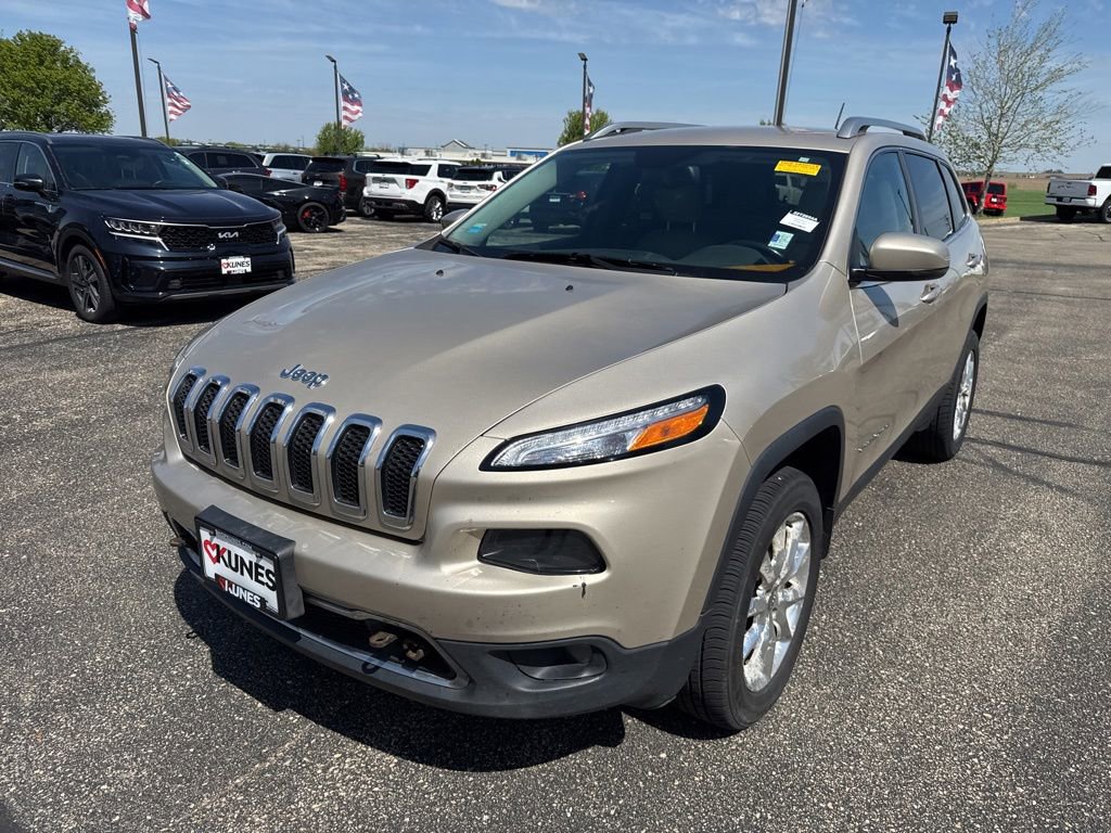 Used 2015 Jeep Cherokee Limited w/ Luxury Group AWD/4WD image 20