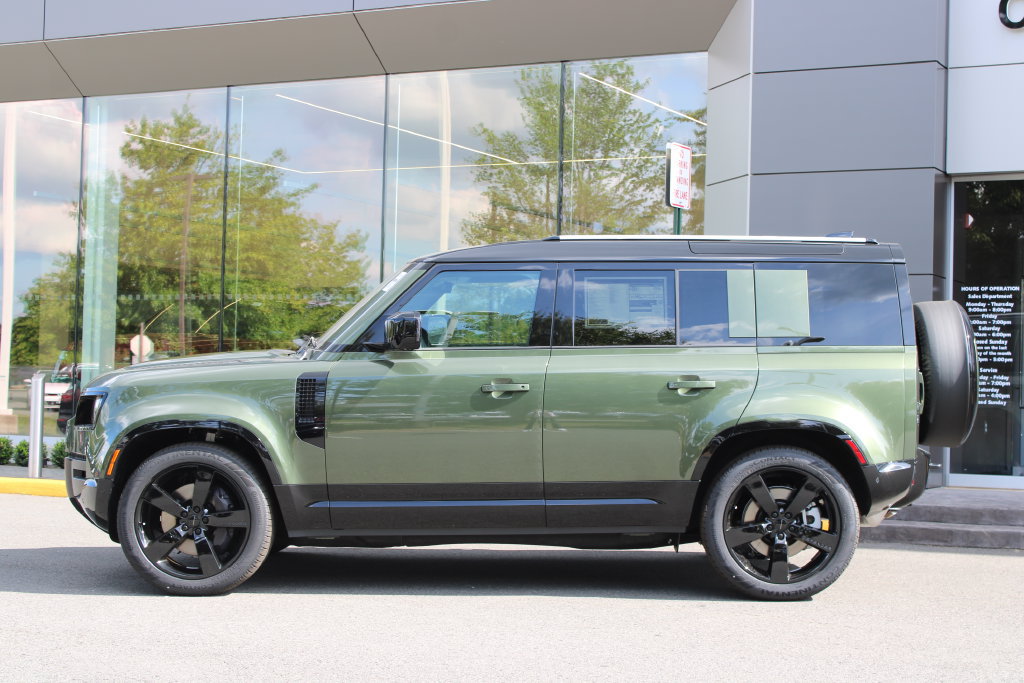 New 2026 Land Rover Defender 110 X-Dynamic SE AWD/4WD image 6