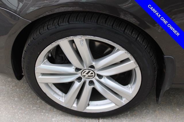 Used 2015 Volkswagen Eos Executive image 10