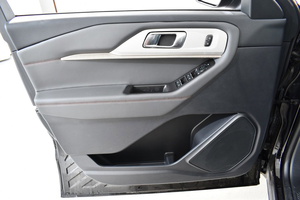 New 2025 Ford Explorer Active w/ Active Comfort Package image 26