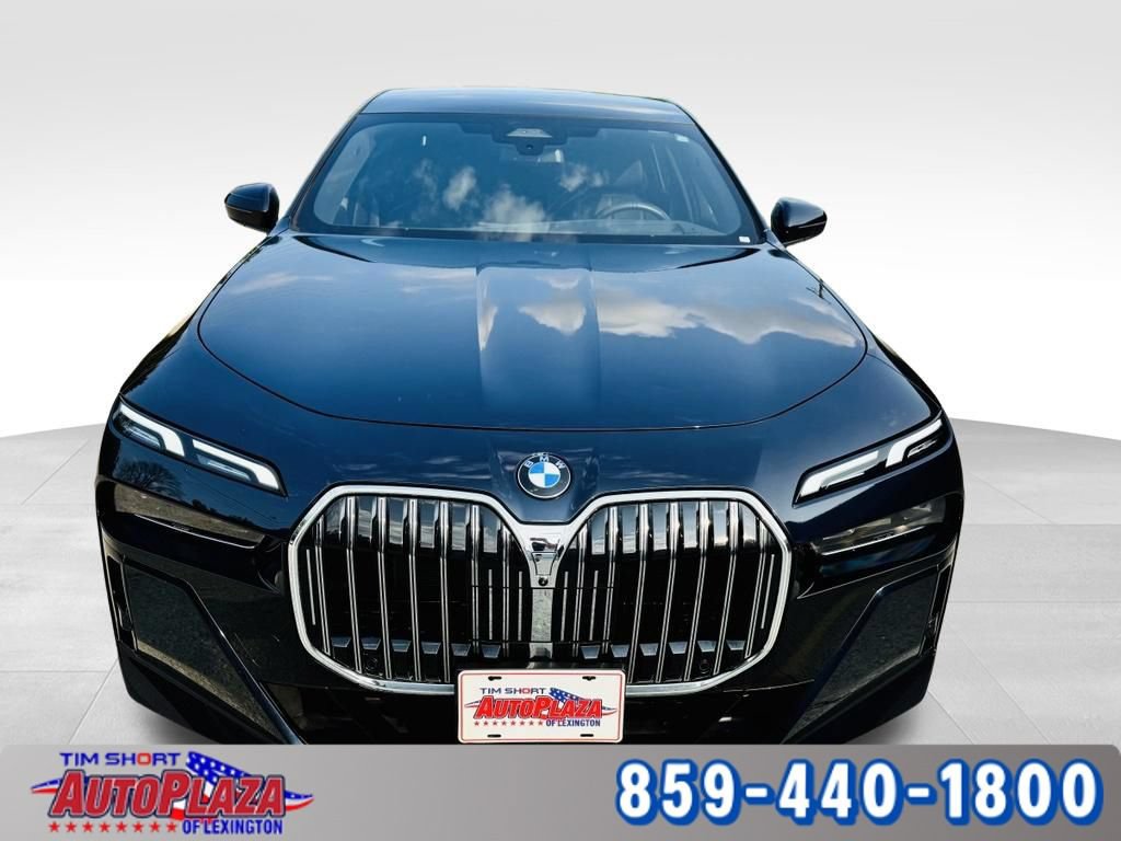 Used 2025 BMW 740i xDrive w/ Premium Package AWD/4WD image 13