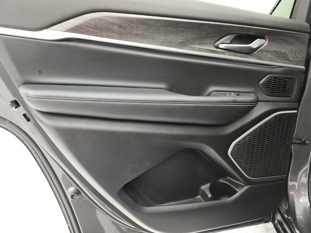 Used 2022 Jeep Grand Cherokee L Limited image 9