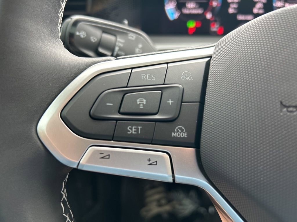 New 2026 Volkswagen Tiguan SE FWD image 27