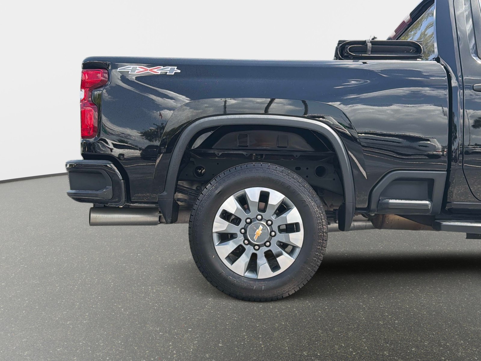 Used 2024 Chevrolet Silverado 2500 Custom w/ Custom Value Package AWD/4WD image 19