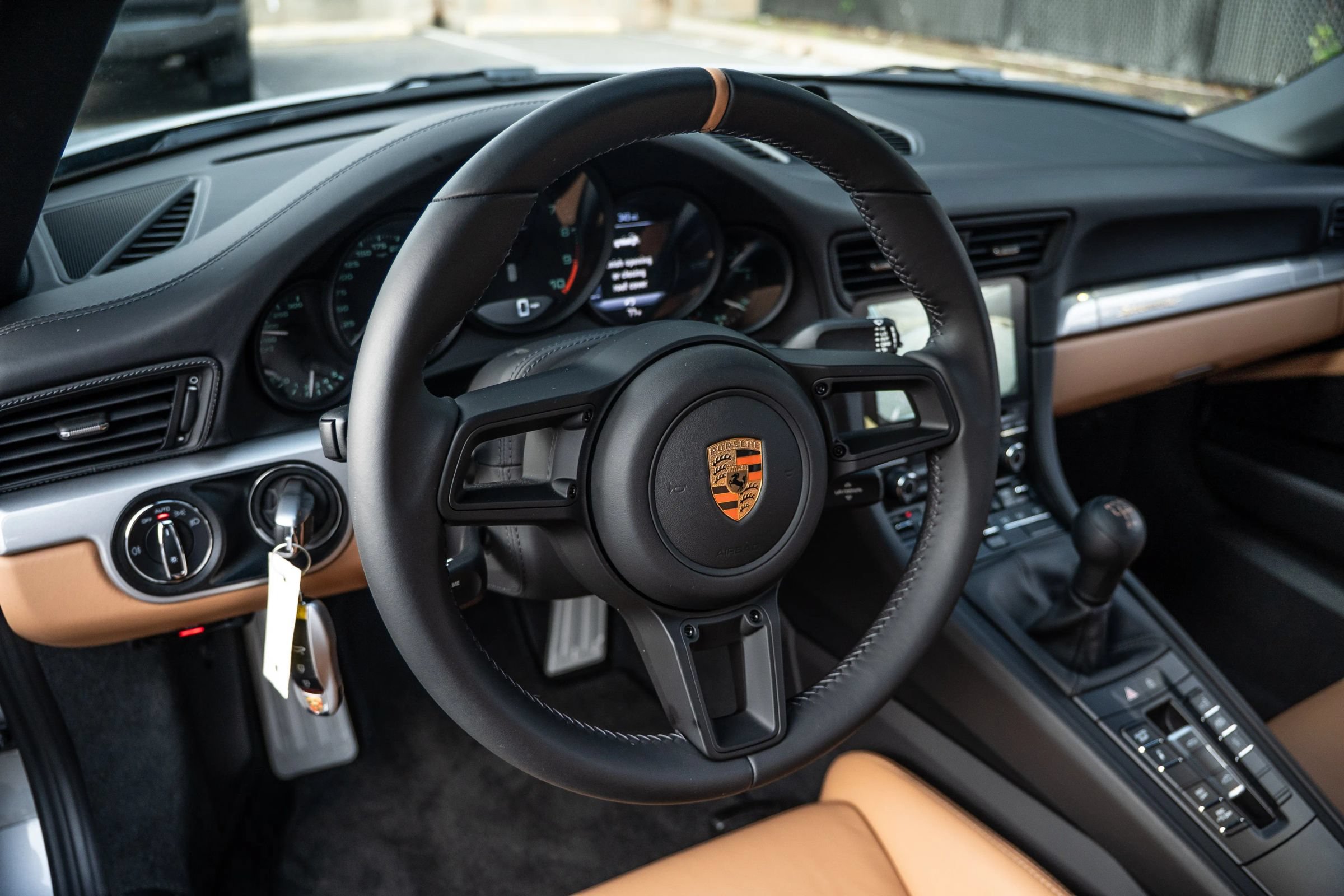 Used 2019 Porsche 911 Speedster RWD image 46