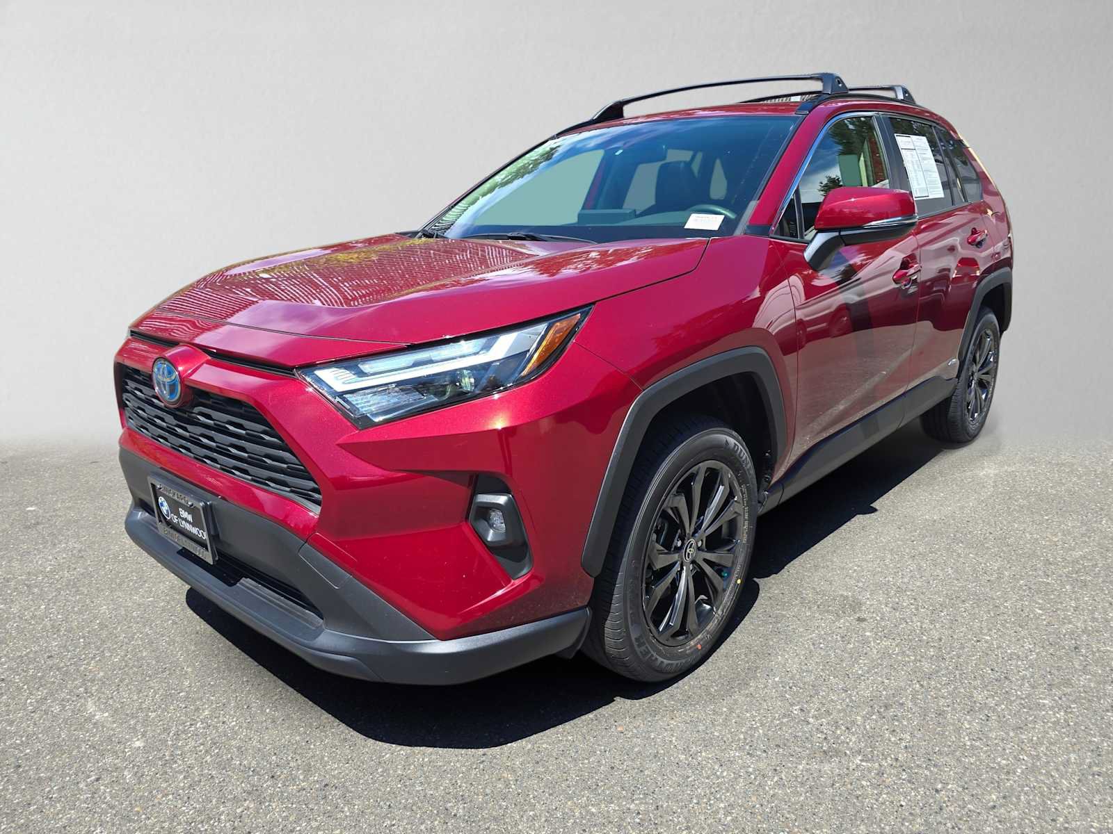 Used 2022 Toyota RAV4 XLE Premium AWD/4WD image 7