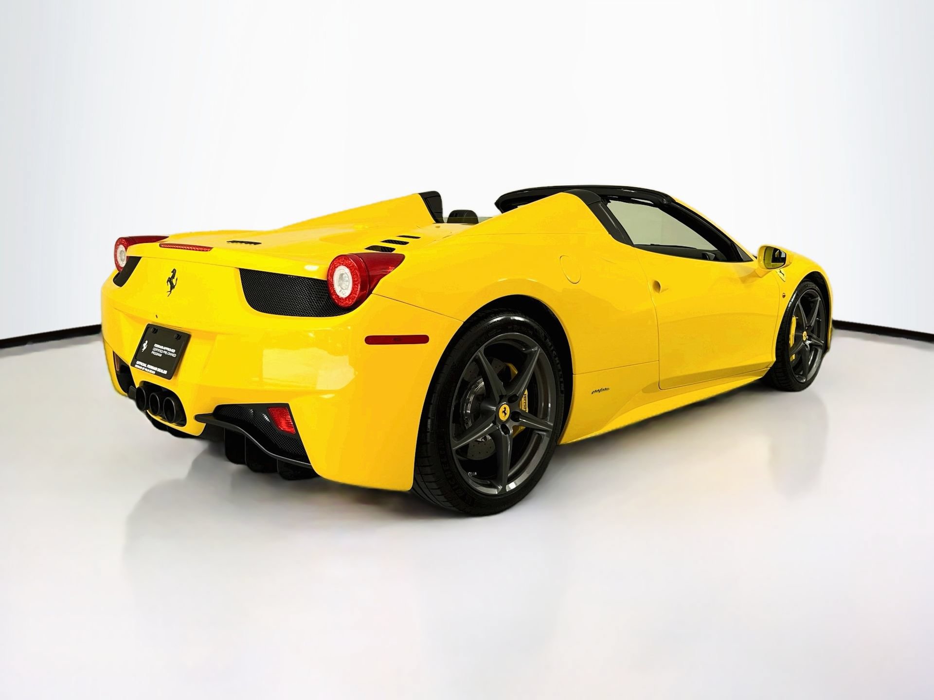 Certified 2015 Ferrari 458 Spider RWD image 7